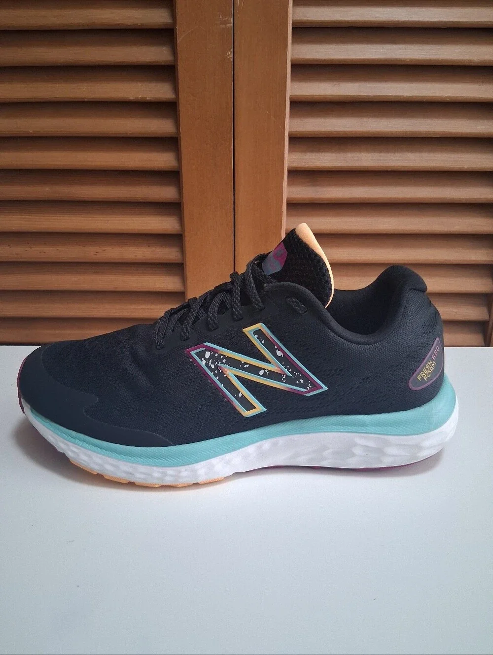 New Balance Fresh Foam 680v7 Women's Running Shoe * Size: 10 D